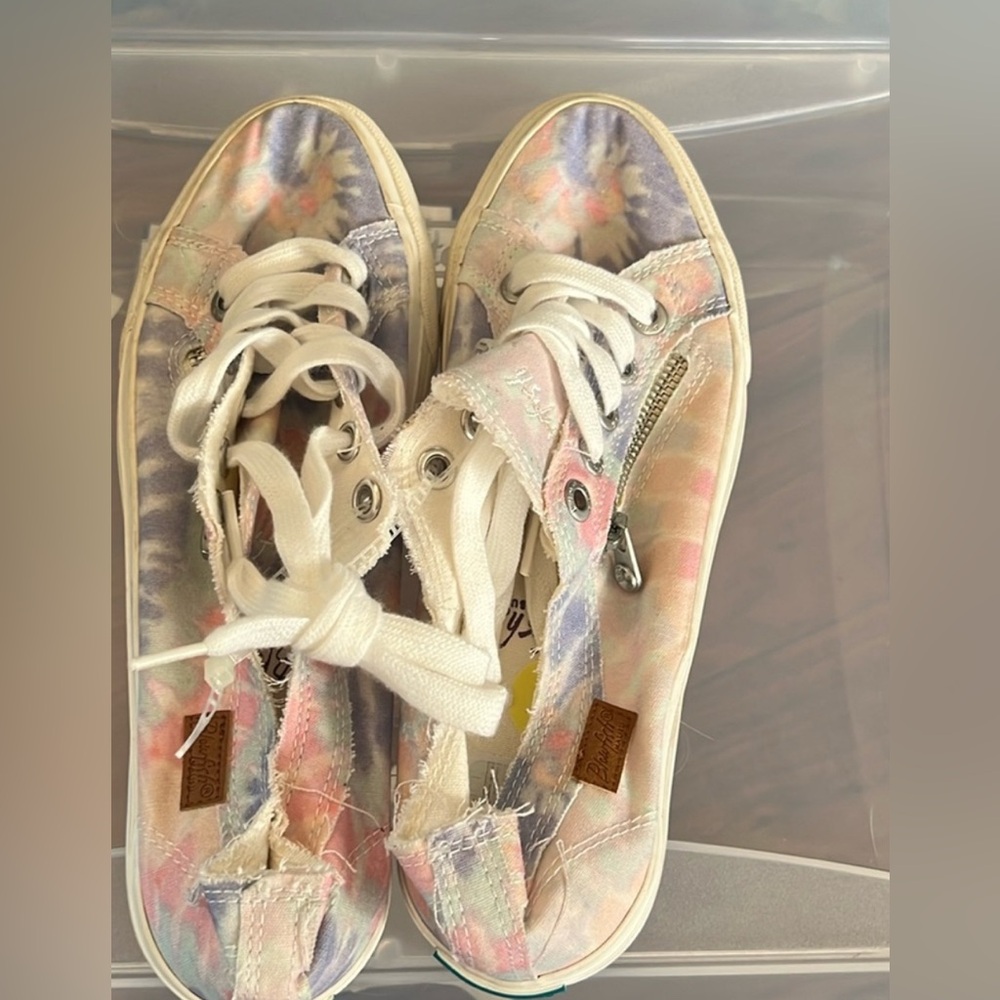 Shoes - Picture 2 of 2